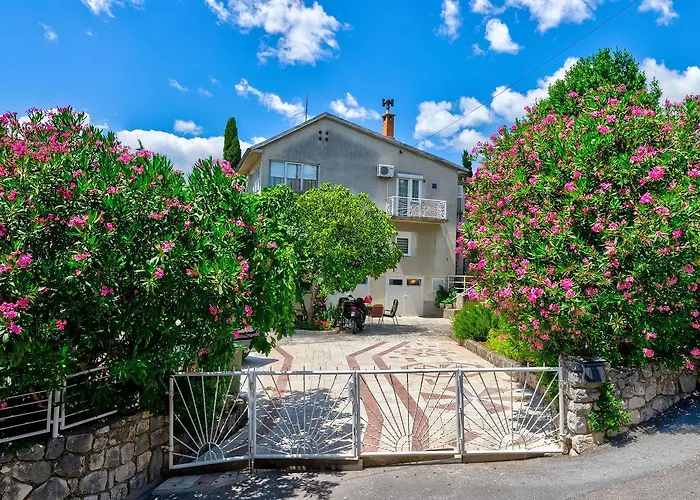 Apartman Romantisches Nur 200 Meter Zum Mit Grillplatz, Klima, Wifi Crikvenica